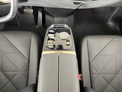 Certified 2022 BMW iX xDrive50 w/ Premium Package AWD/4WD image 15