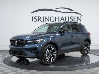 New 2026 Volvo XC40 B5 Ultra w/ Climate Package