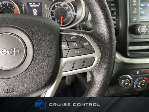 Used 2017 Jeep Cherokee Sport AWD/4WD image 21