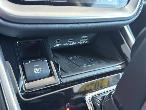 Used 2025 Subaru Outback Premium w/ Popular Package #1A image 34