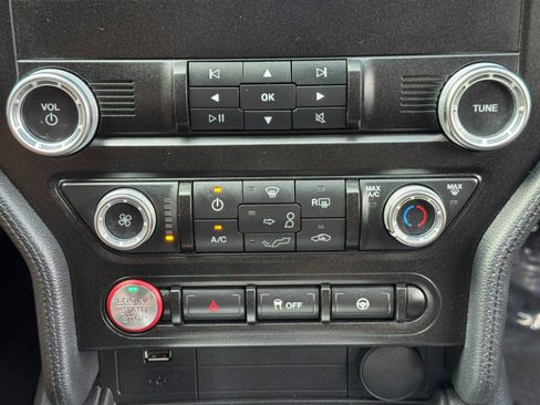 Used 2022 Ford Mustang Coupe w/ Black Accent Package RWD image 24