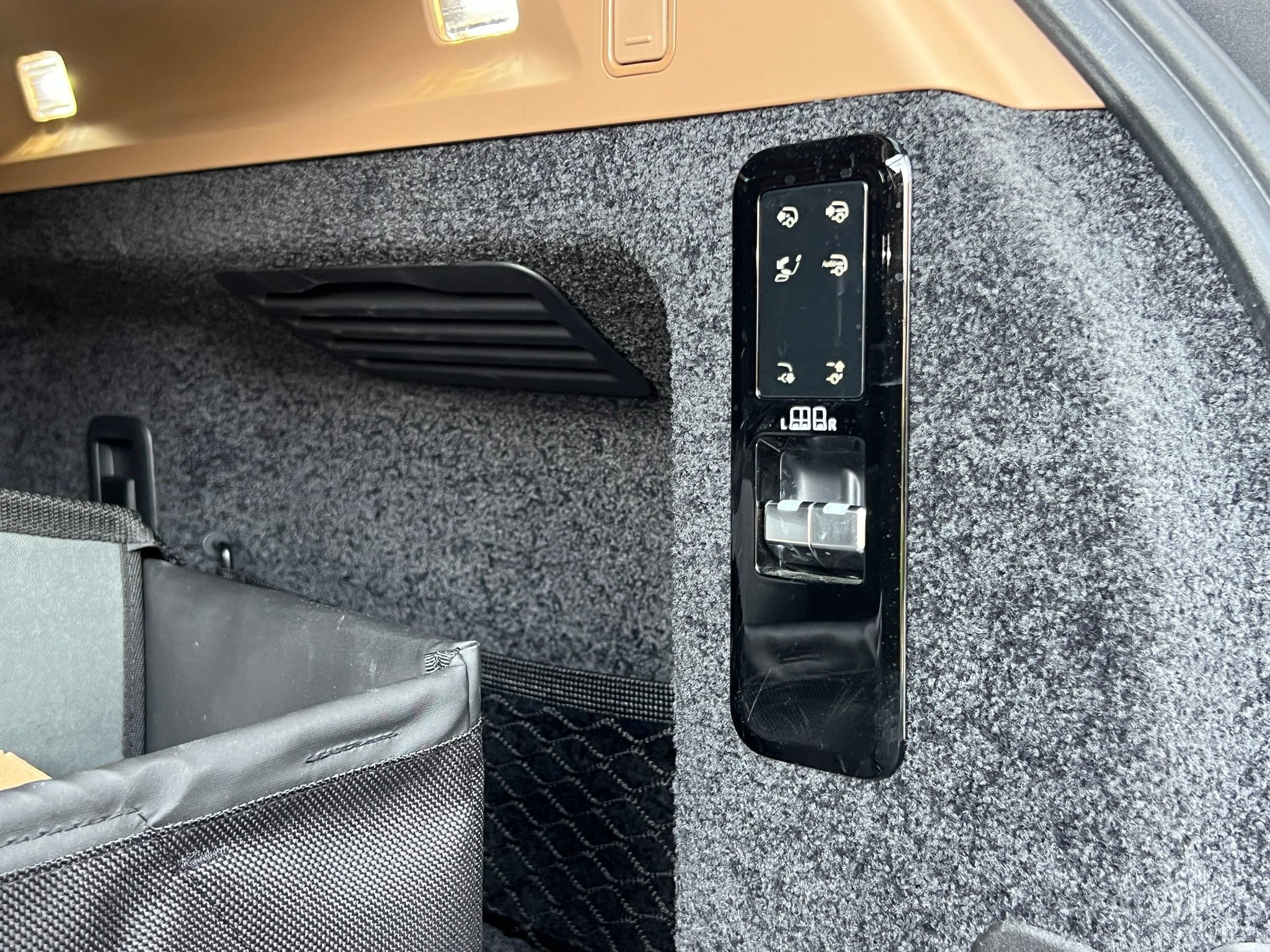 Used 2025 Land Rover Range Rover Autobiography AWD/4WD image 28