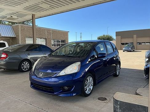 Used 2011 Honda Fit Sport image 1