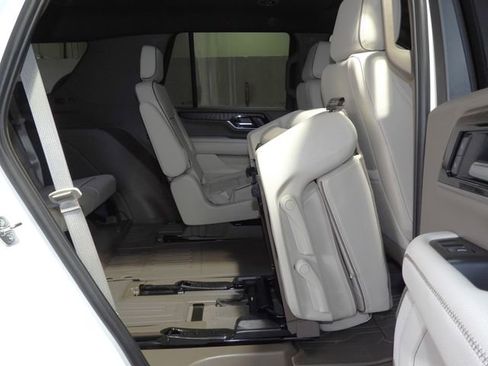 Used 2025 GMC Yukon Denali AWD/4WD image 51