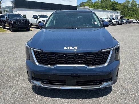 Certified 2025 Kia Sorento S w/ Panoramic Sunroof Package FWD image 8