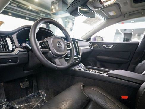 Used 2026 Volvo V60 B5 Cross Country Ultra w/ Climate Package image 4