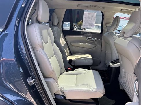 Used 2023 Volvo XC90 T8 Ultimate w/ Lounge Package AWD/4WD image 24