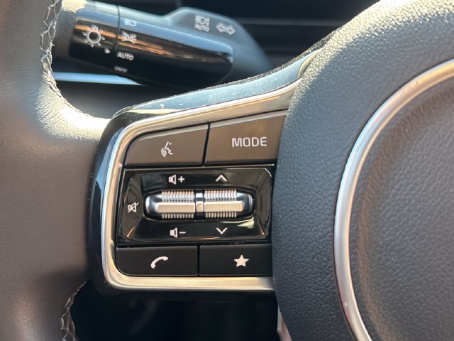 Certified 2026 Kia Carnival EX FWD image 37
