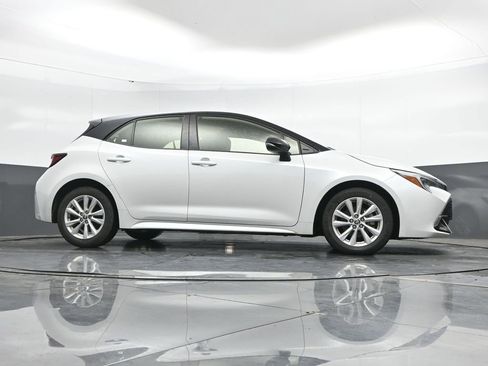 Used 2023 Toyota Corolla SE w/ SE Premium Package image 46