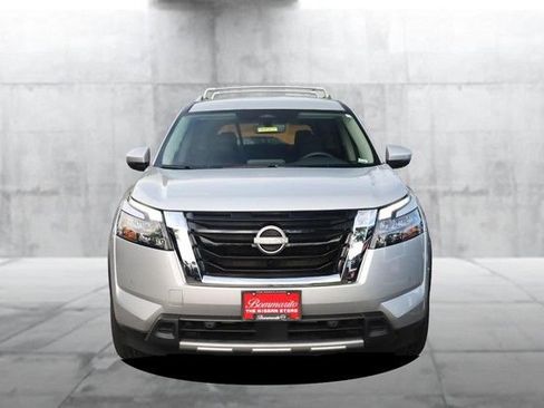 Certified 2025 Nissan Pathfinder SL FWD image 4