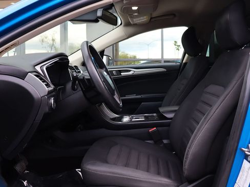 Used 2019 Ford Fusion SE FWD image 38