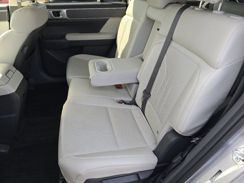 Used 2025 Hyundai Santa Fe SEL AWD/4WD image 32