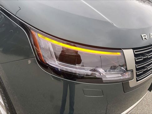 Used 2025 Land Rover Range Rover SE image 25