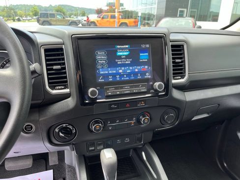 Used 2023 Nissan Frontier SV AWD/4WD image 11