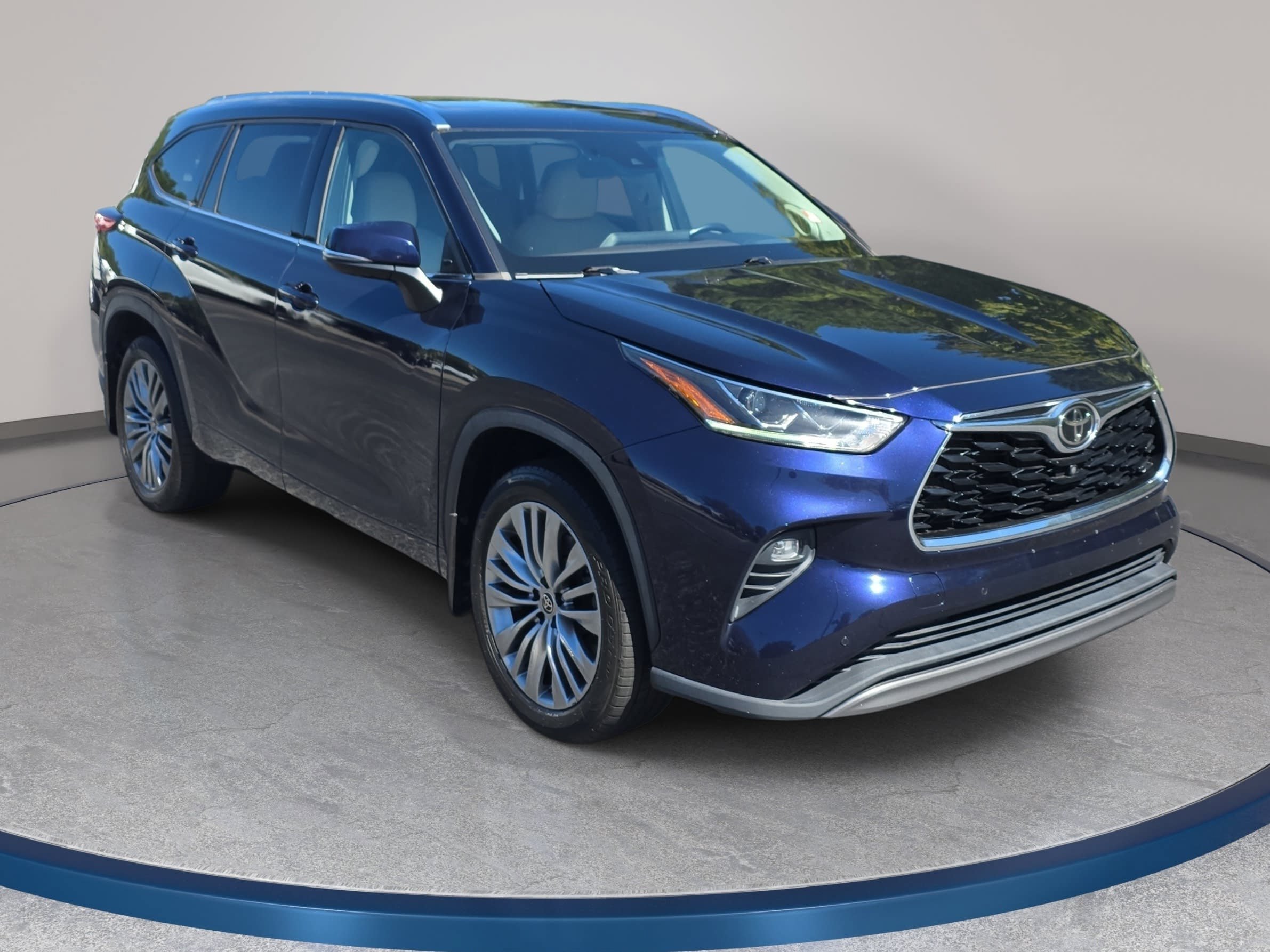 Used 2021 Toyota Highlander Platinum AWD/4WD image 3
