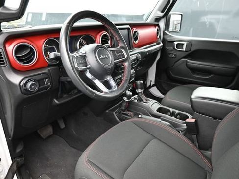 Used 2023 Jeep Wrangler Unlimited Rubicon w/ Cold Weather Group AWD/4WD image 13