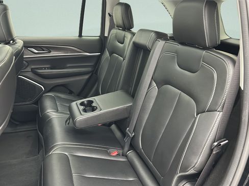 Used 2023 Jeep Grand Cherokee 4WD 4xe image 10