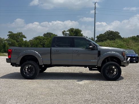 Used 2022 Ford F250 Lariat w/ Black Appearance Package AWD/4WD image 12