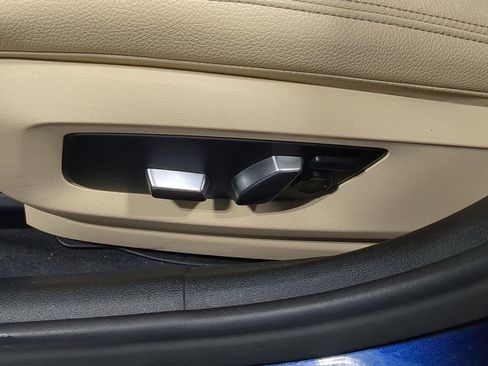 Used 2019 BMW 530e xDrive w/ Luxury Package image 22