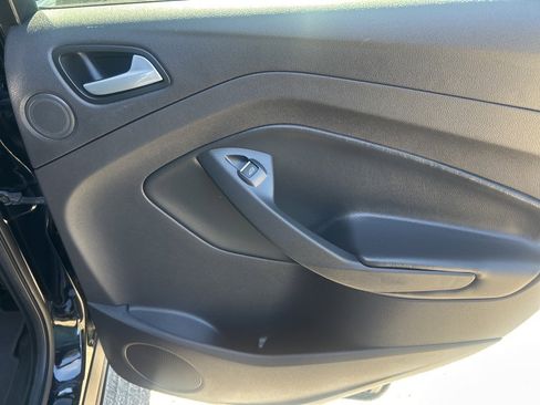 Used 2018 Ford Escape Titanium image 25