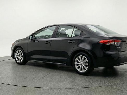 Used 2025 Toyota Corolla LE image 6