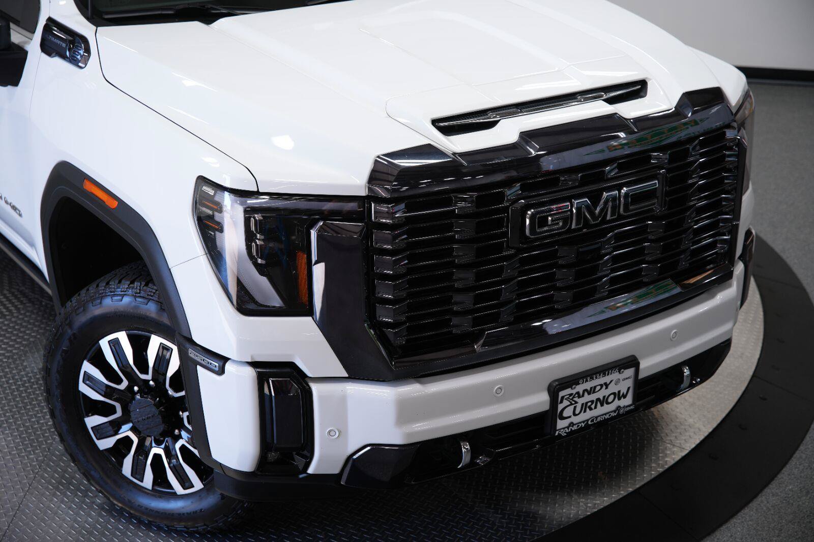 Used 2024 GMC Sierra 2500 Denali Ultimate AWD/4WD image 64