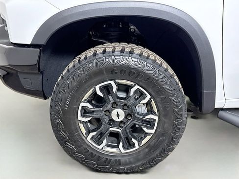 New 2026 Chevrolet Silverado 1500 ZR2 AWD/4WD image 19