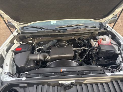 Used 2025 Chevrolet Silverado 2500 Custom w/ Custom Value Package image 15