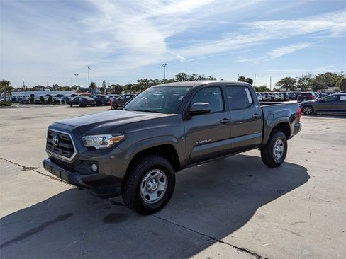 Used 2016 Toyota Tacoma SR5 image 5