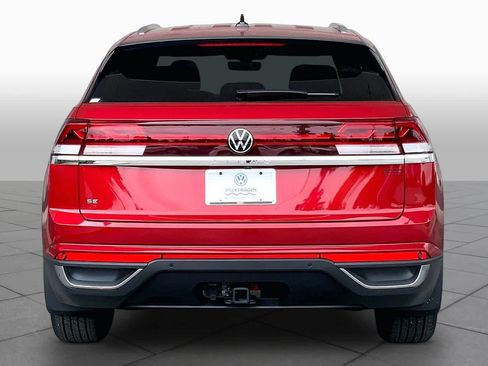 Used 2025 Volkswagen Atlas Cross Sport SE FWD image 5