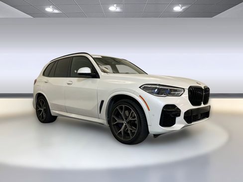 Used 2022 BMW X5 xDrive40i w/ M Sport Package AWD/4WD image 6
