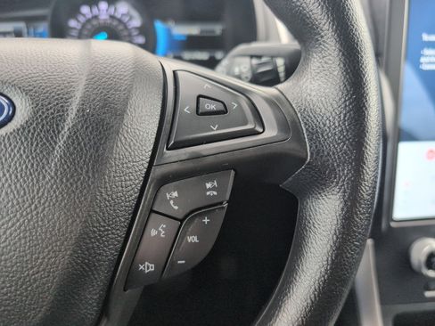 Used 2022 Ford Edge SE w/ Black Appearance Package image 9