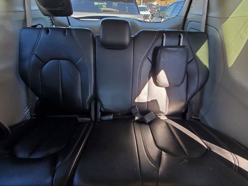 Used 2022 Chrysler Pacifica Touring-L w/ Uconnect Theater Family Group image 7