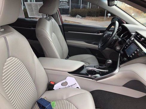 Certified 2019 Toyota Camry SE image 13