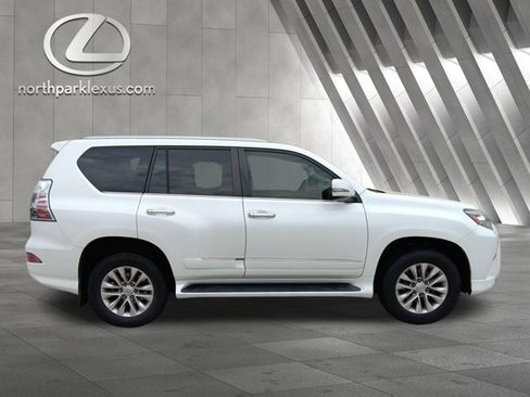 Used 2016 Lexus GX 460 w/ Premium Package image 4