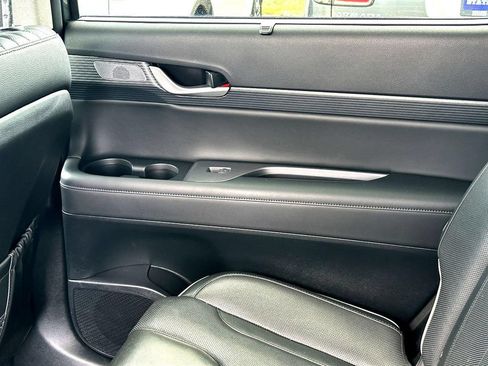 Used 2024 Hyundai Palisade Limited FWD image 23