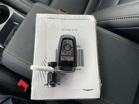 New 2025 Ford Bronco Badlands image 47