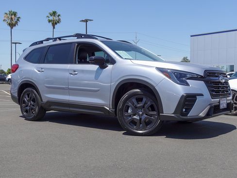 Certified 2025 Subaru Ascent Bronze Edition AWD/4WD image 4