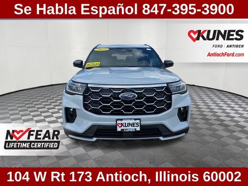 Used 2025 Ford Explorer Platinum w/ LUX Leather Package image 2