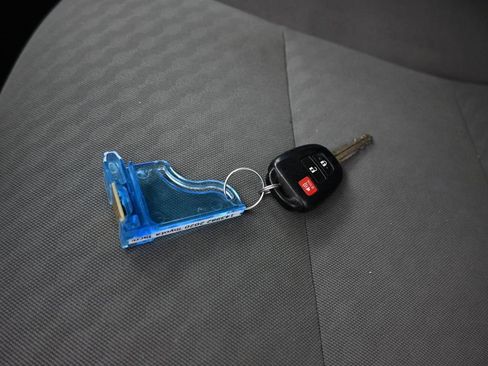 Used 2020 Toyota Tacoma SR image 46