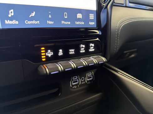 Used 2022 RAM 1500 Limited w/ Body Color Bumper Group image 22