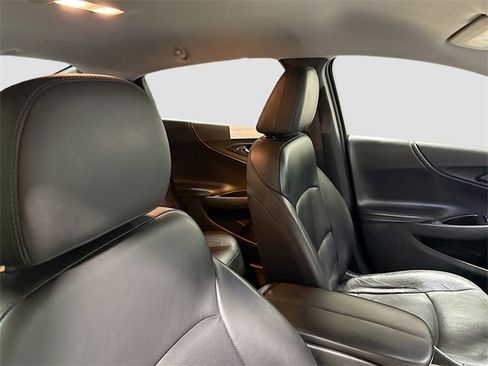 Used 2017 Chevrolet Malibu Premier image 29