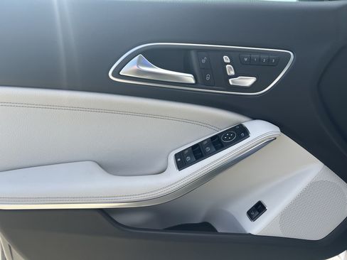 Used 2019 Mercedes-Benz CLA 250 image 14