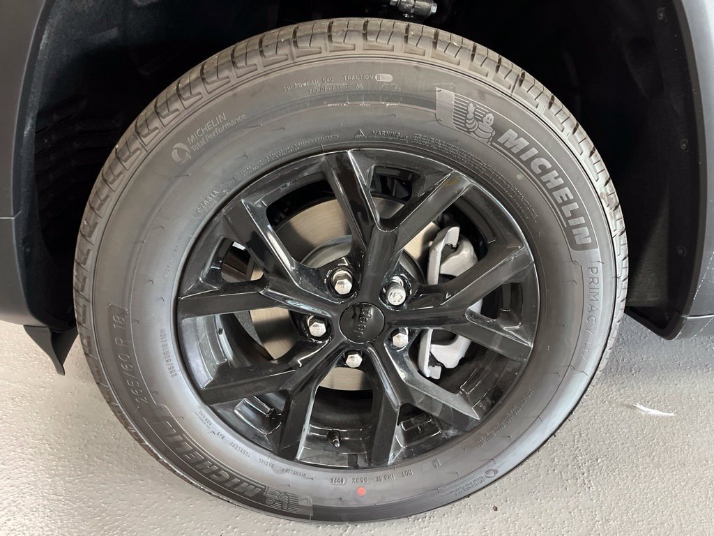New 2026 Jeep Grand Cherokee Altitude AWD/4WD image 6
