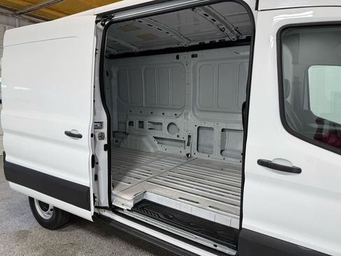 Used 2023 Ford Transit 250 Medium Roof RWD image 21