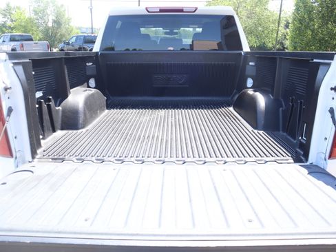 Used 2021 Chevrolet Silverado 1500 LT RWD image 34