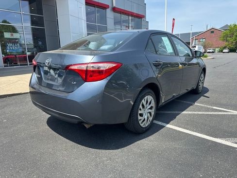 Used 2018 Toyota Corolla LE FWD image 3