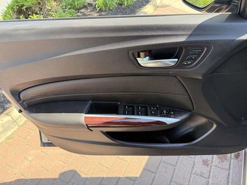Used 2017 Acura TLX w/ Technology Package FWD image 11
