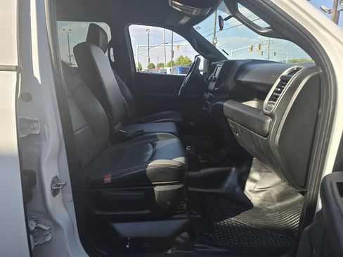 Used 2023 RAM 2500 Tradesman w/ Chrome Appearance Group image 13