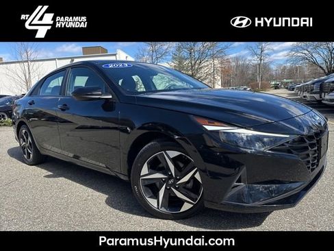 Used 2023 Hyundai Elantra SEL w/ Convenience Package image 1
